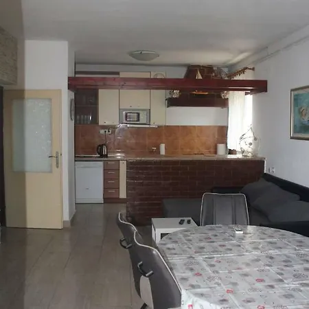 Apartman Ivano Apartment Supetar